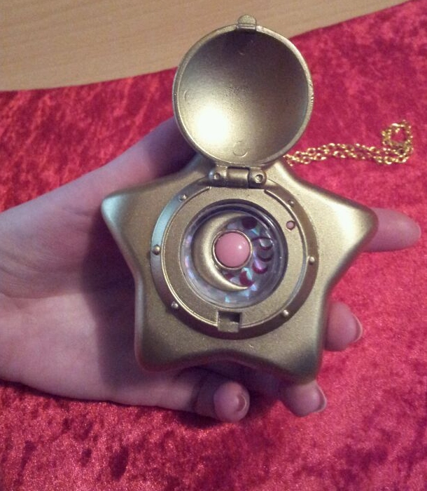 Sailor Moon Star Locket Replica 05