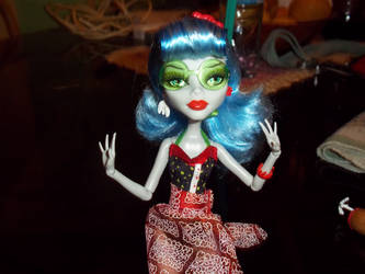 Ghoulia Skull Shores