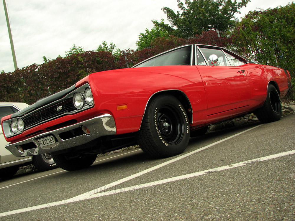 red superbee