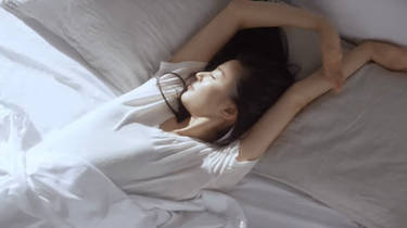 Jun Ji-hyun - Hanssem bed CF