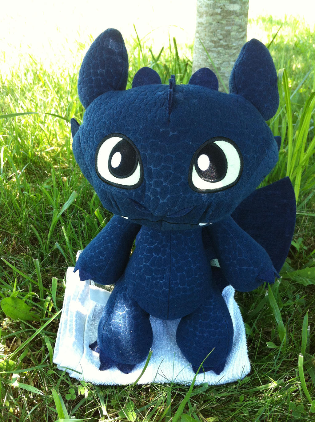 Toothless Plush Under The Tree