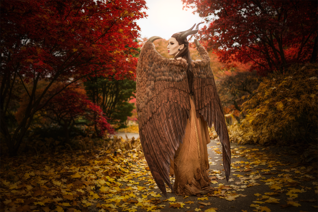 Maleficent with Wings - Cosplay by emilyrosa