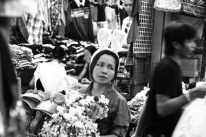 Pratunam Market Vendor