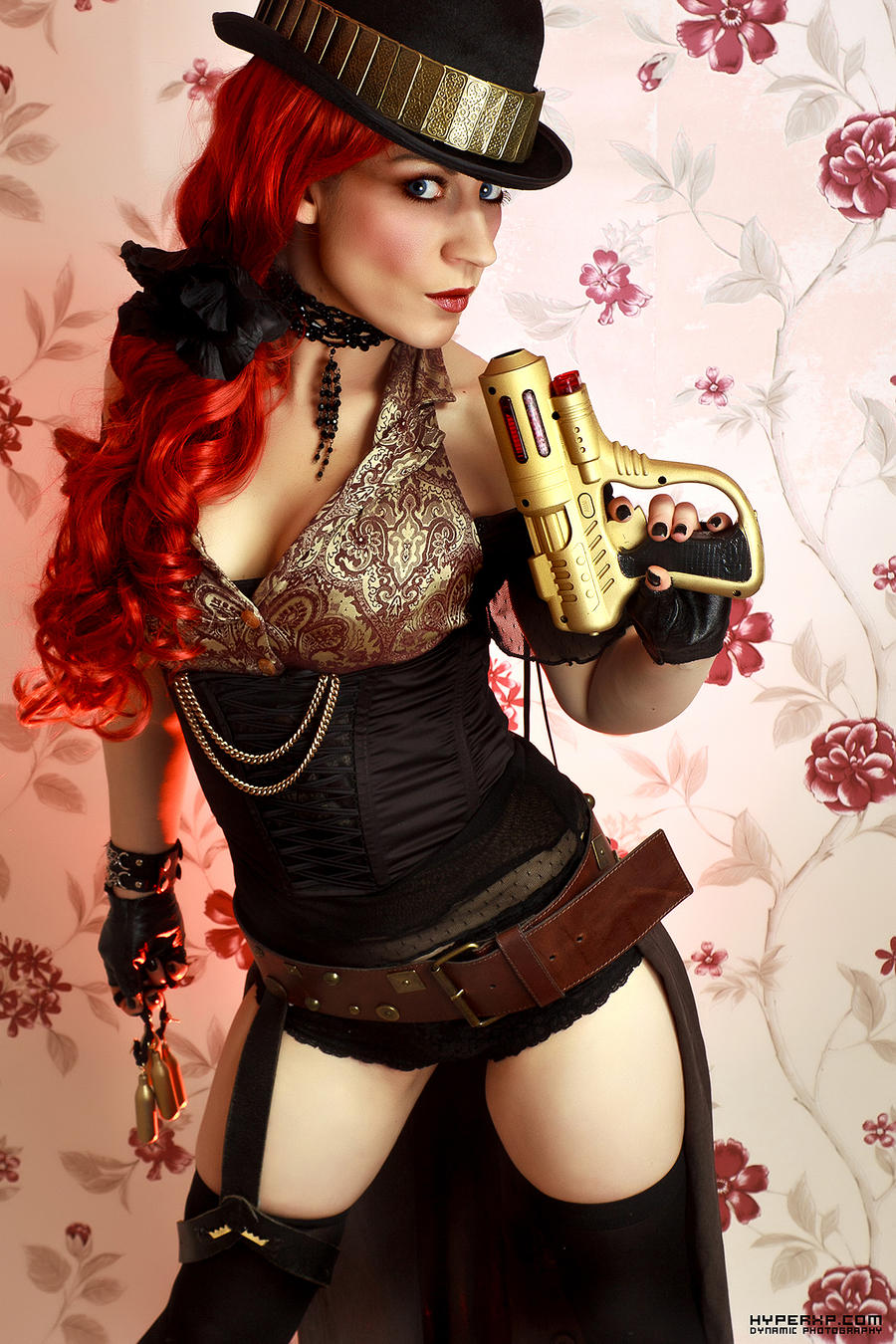 Steampunk Glamour : The Girl, The Gun