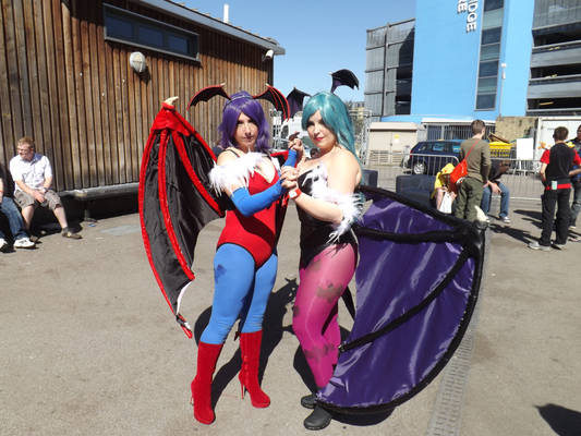 Morrigan And Lilith Darkstalker Cosplayers