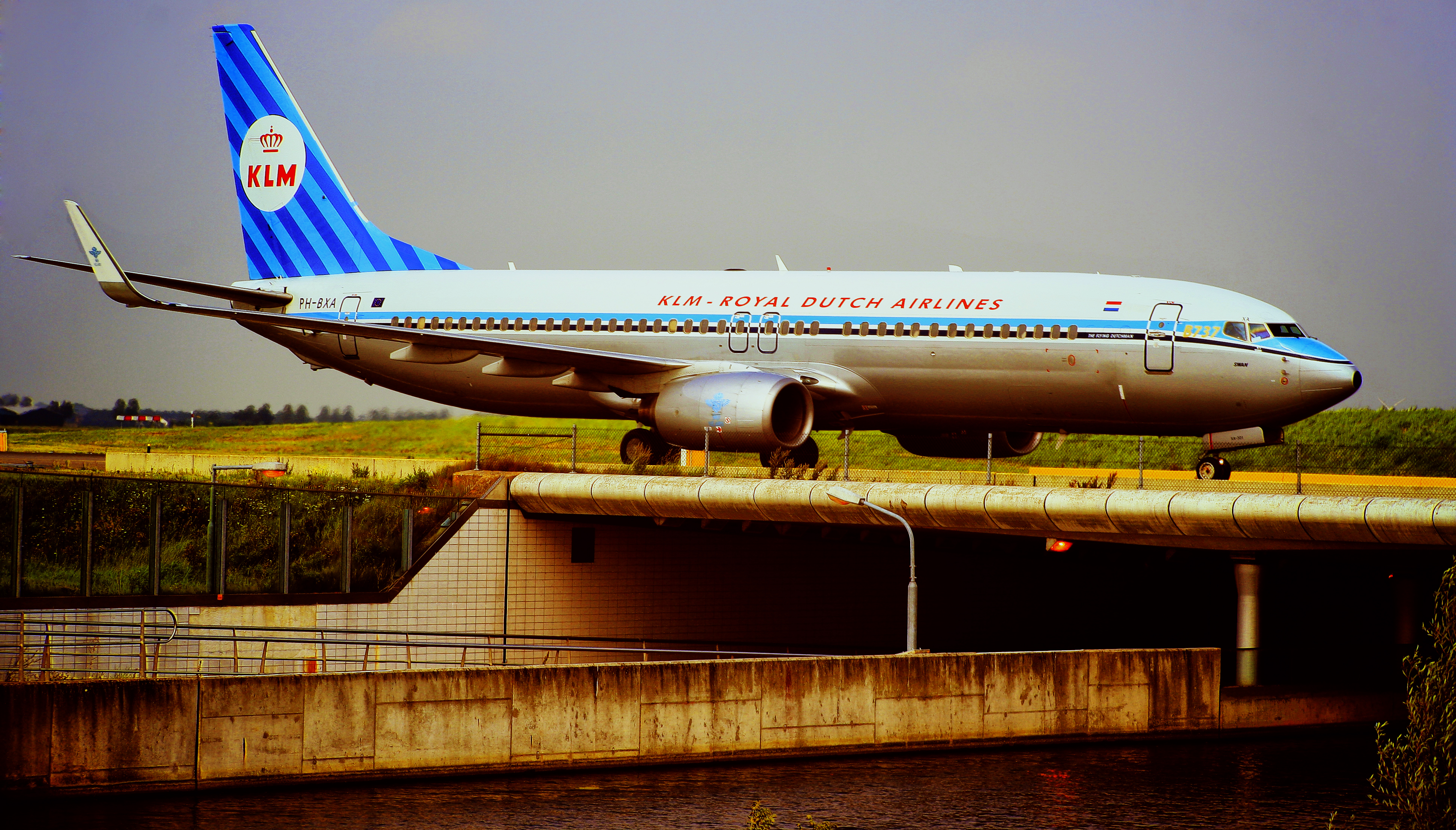 KLM 737