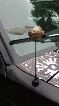 Golden Snitch Antenna Topper