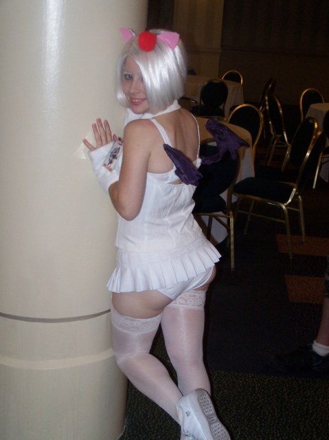 Moogle girl pole dance