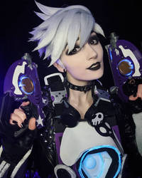 Ultraviolet Tracer Cosplay - Arorea