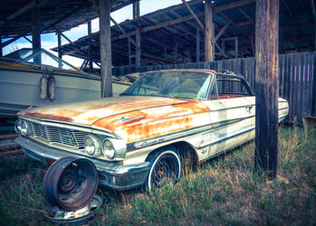 Rusty old Ford Galaxie 500