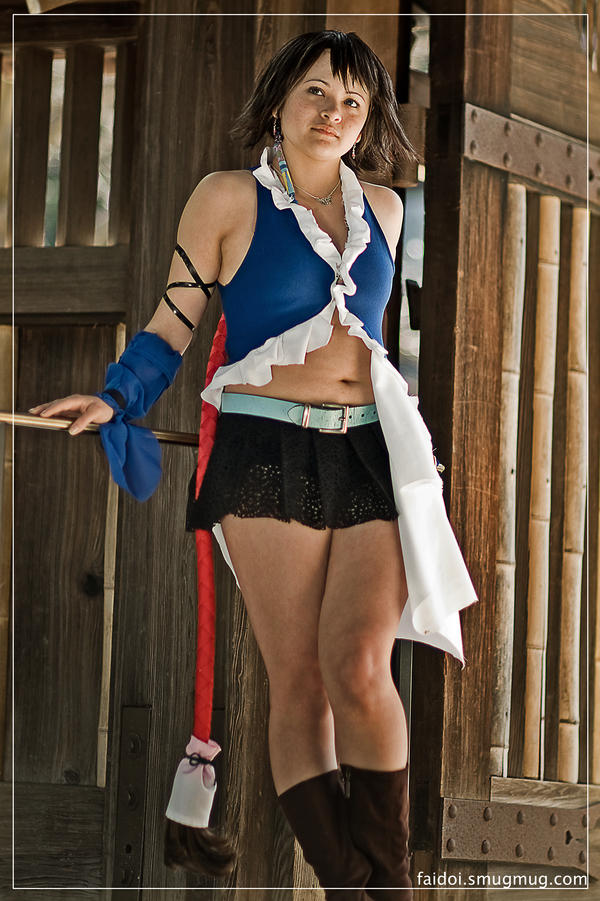 Songstress Yuna cosplay