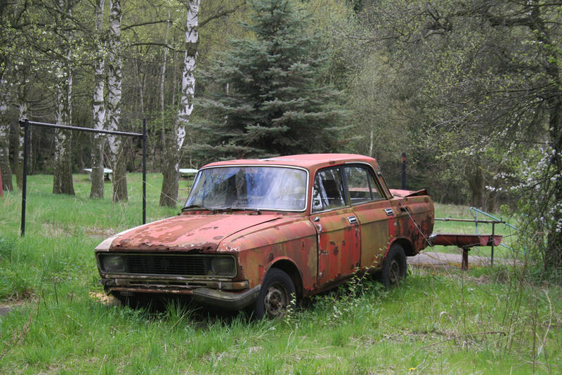 rusty car