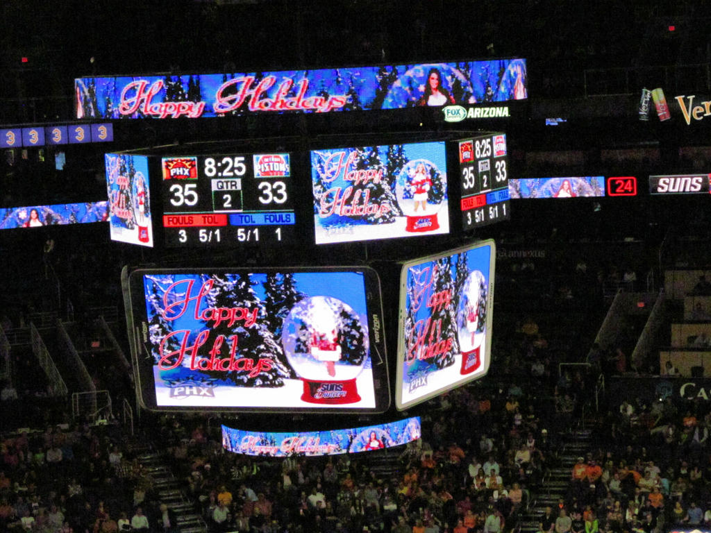 Chirstmas-Themed Phoenix Suns Dacers Scoreboard