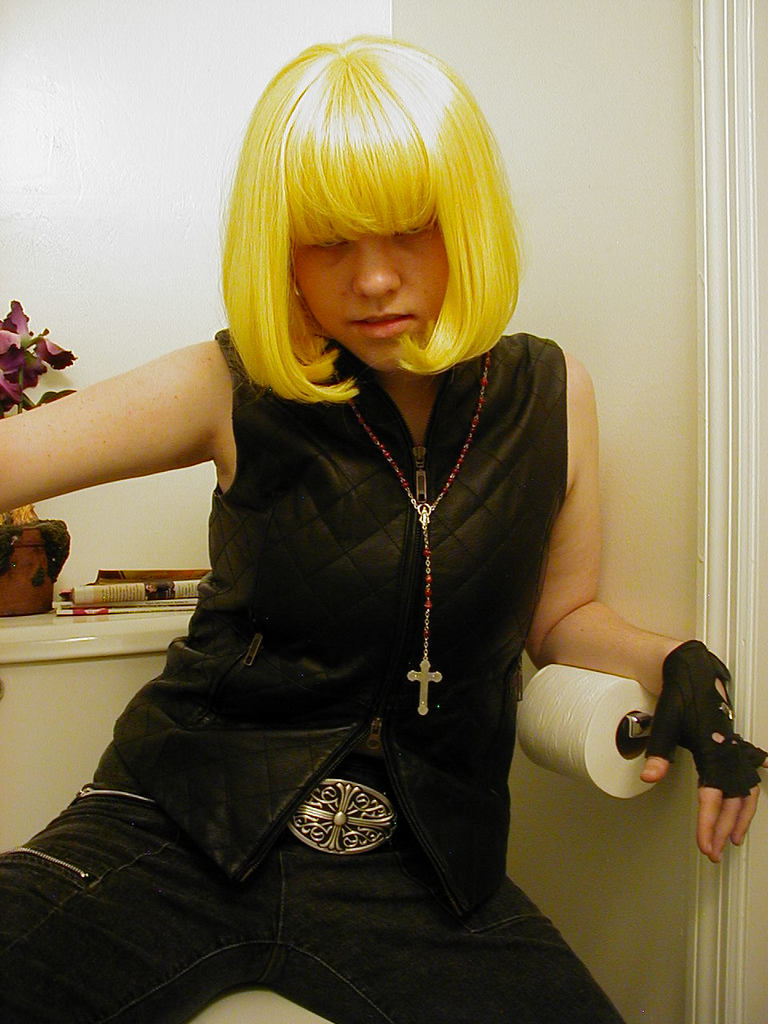 Mello-cosplay on da toilet