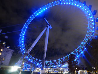 london eye blue