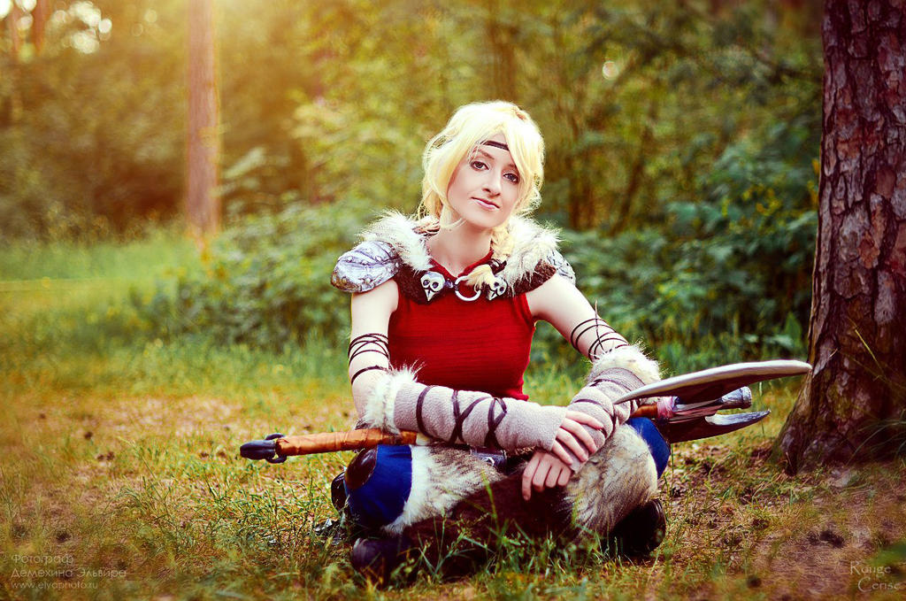 How to train your dragon 2: Astrid Cosplay III by Hanuro-Sakura on