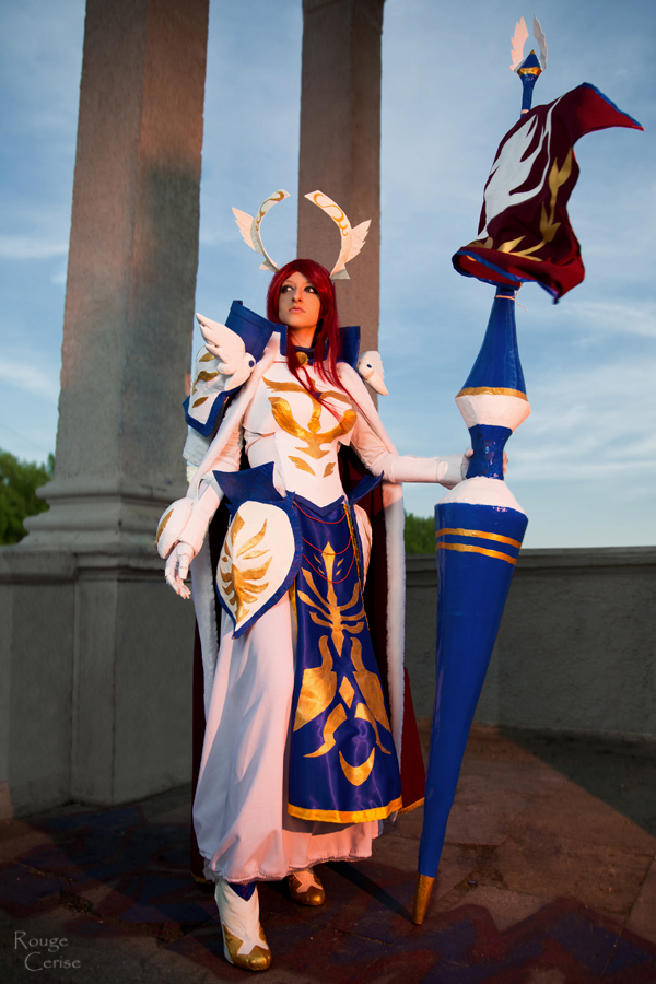 Fairy Tail - Erza Scarlet Cosplay I