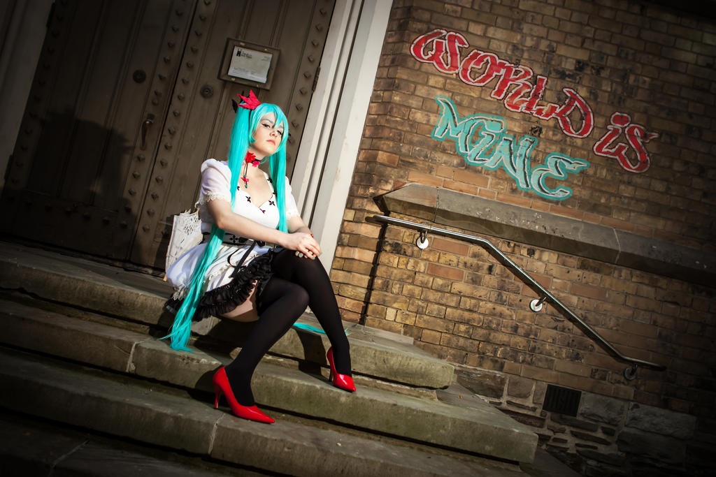 Impatience - Miku Hatsune World is Mine Cosplay