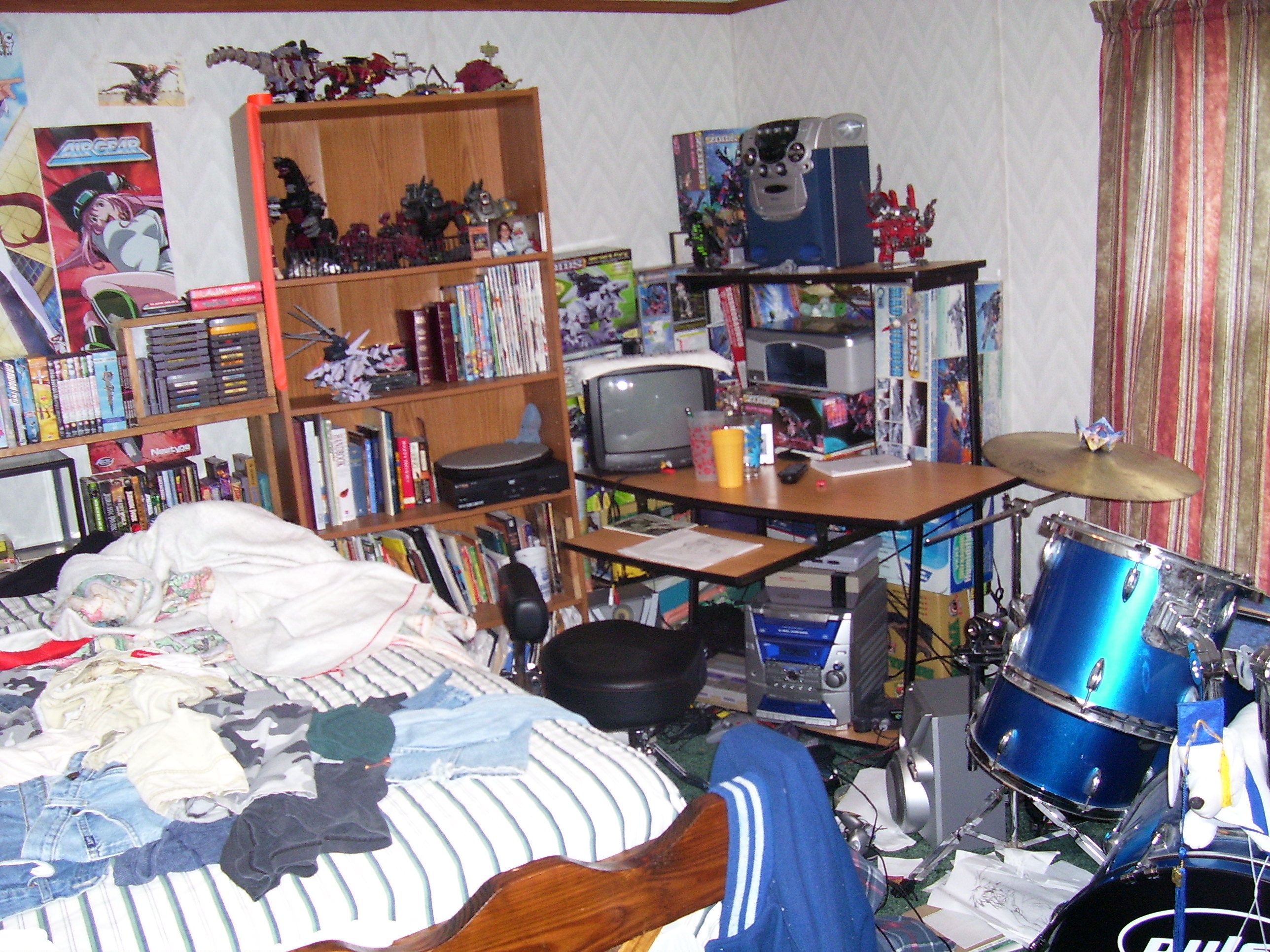 Memory Task Messy Room EXTREMELY MESSY room by Twilightof87 on DeviantArt