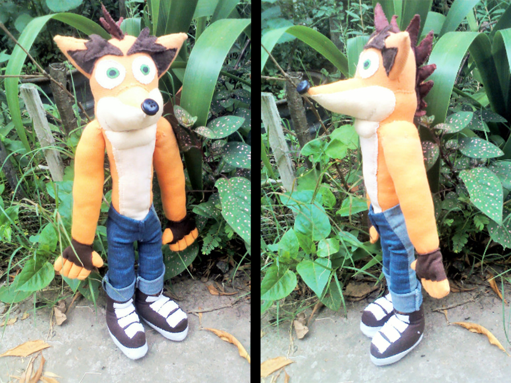 Crash Bandicoot plushie