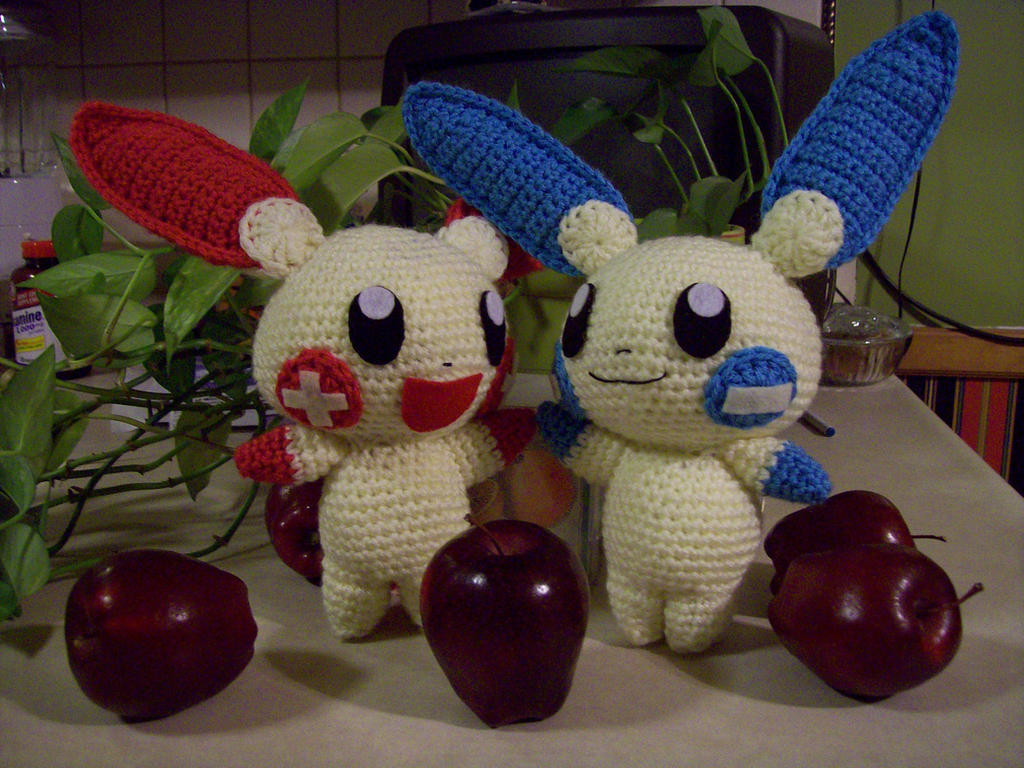 Plusle and Minun Amigurumi