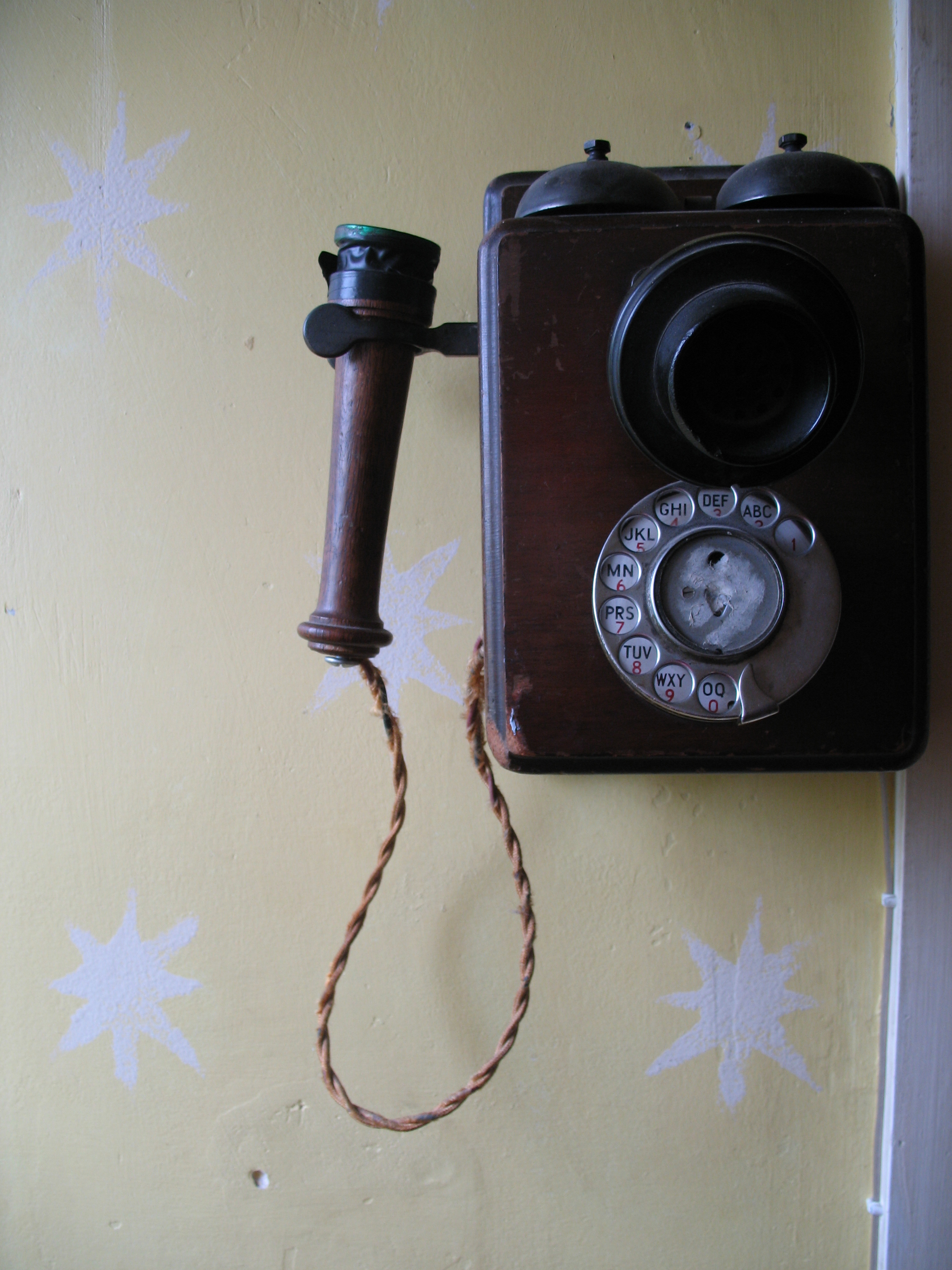 091 +old fashioned phone+