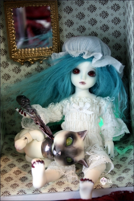 Alice: Zombie and kitty