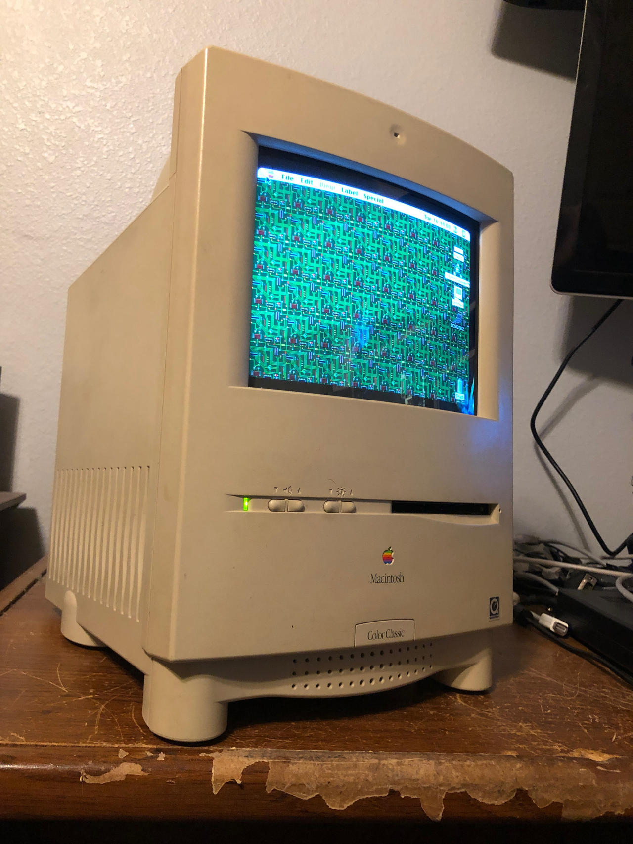 The 1993 Macintosh Color Classic by MacThePlaneh on DeviantArt