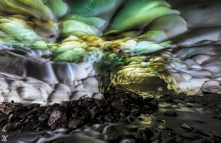 Big mother nature cave. Красивые пещеры. Красивые пещеры России. Самые красивые пещеры России.