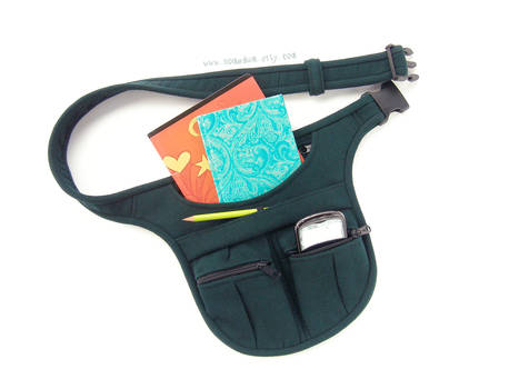 Dark green belt bag for artists 2