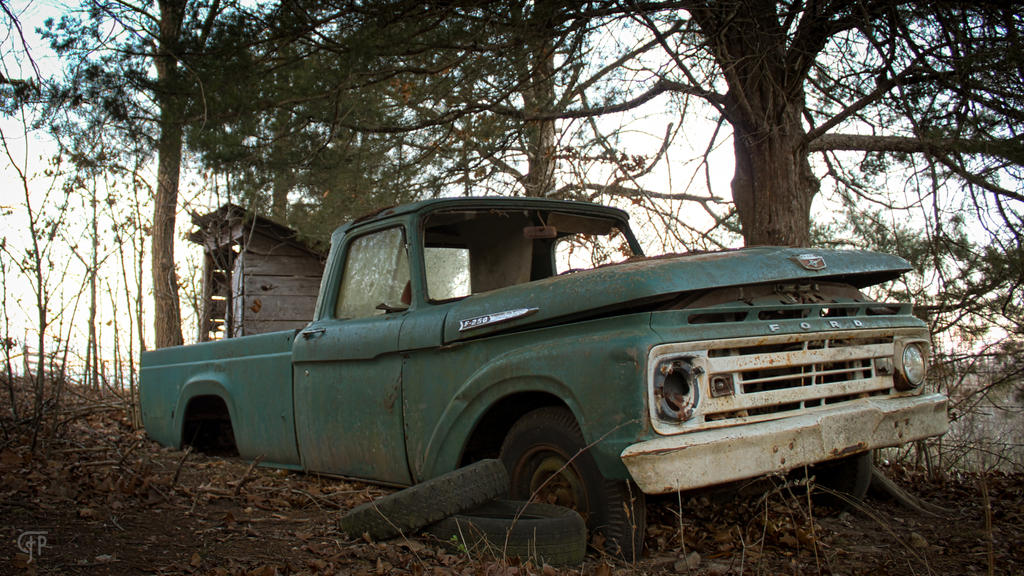 Legless by FabulaPhoto on DeviantArt