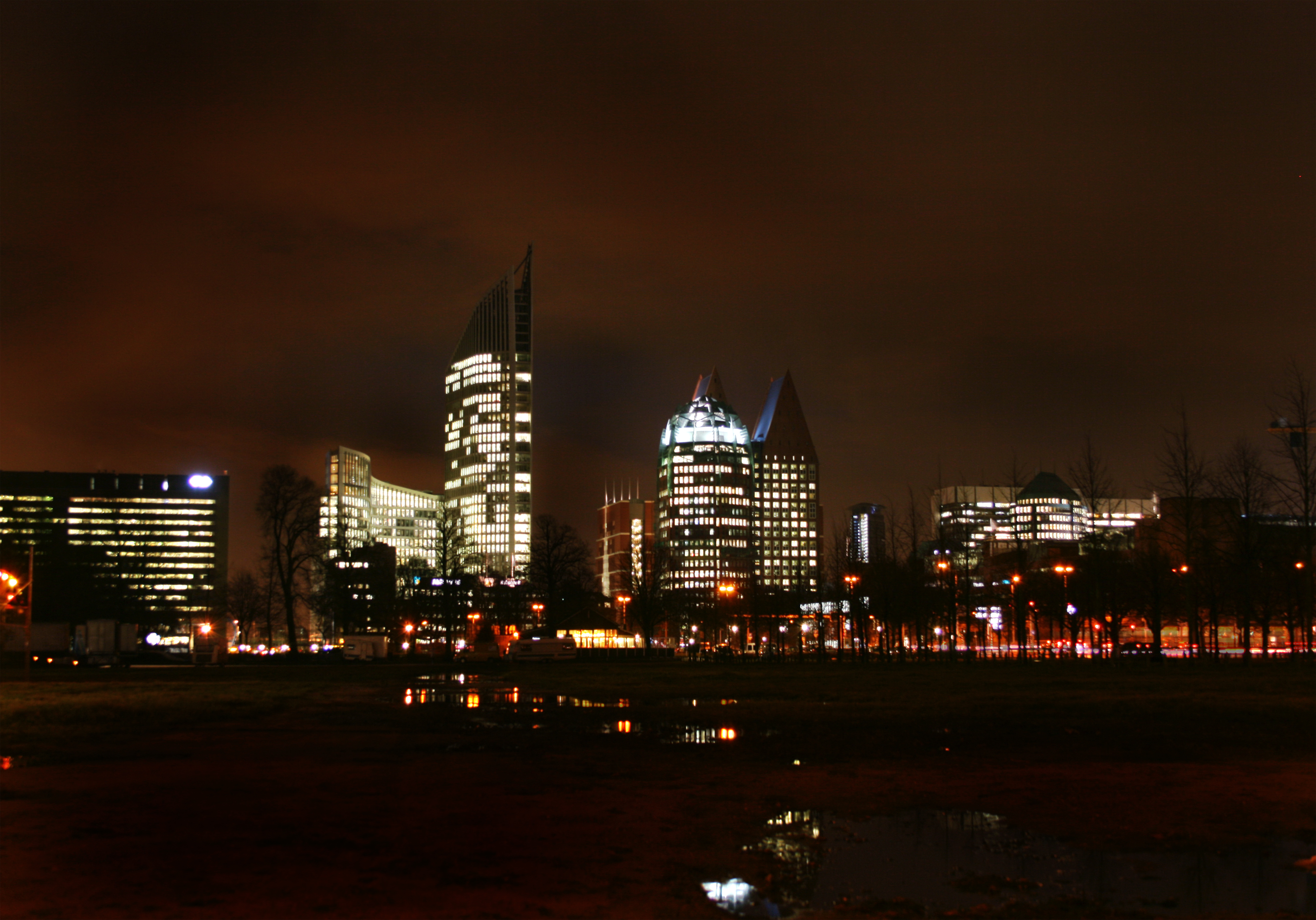 Den Haag skyline by night by jan-paul on DeviantArt