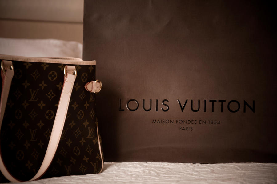 Louis Vuitton wallpaper  Louis vuitton, Louis, Louis vuitton handbags