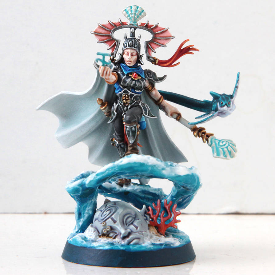 Warhammer Age Of Sigmar - Idoneth Deepkin Isharann Tidecaster Miniature, Unpainted 32mm Scale Model