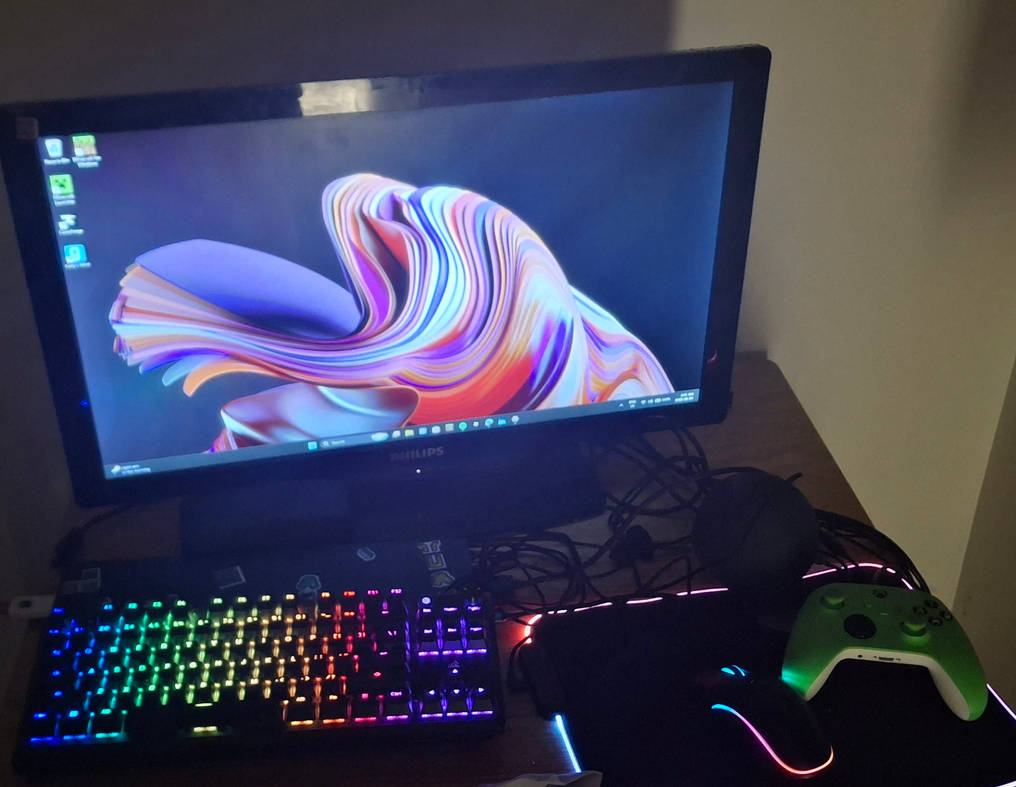Gaming Computer Desktop Deviantart My Gaming Desktop Review! :3 by XBrandonX-Artist8472 on DeviantArt