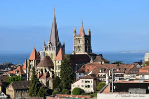 Notre-Dame de Lausanne avec vue sur le Lac Leman