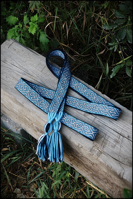 Tablet woven belt