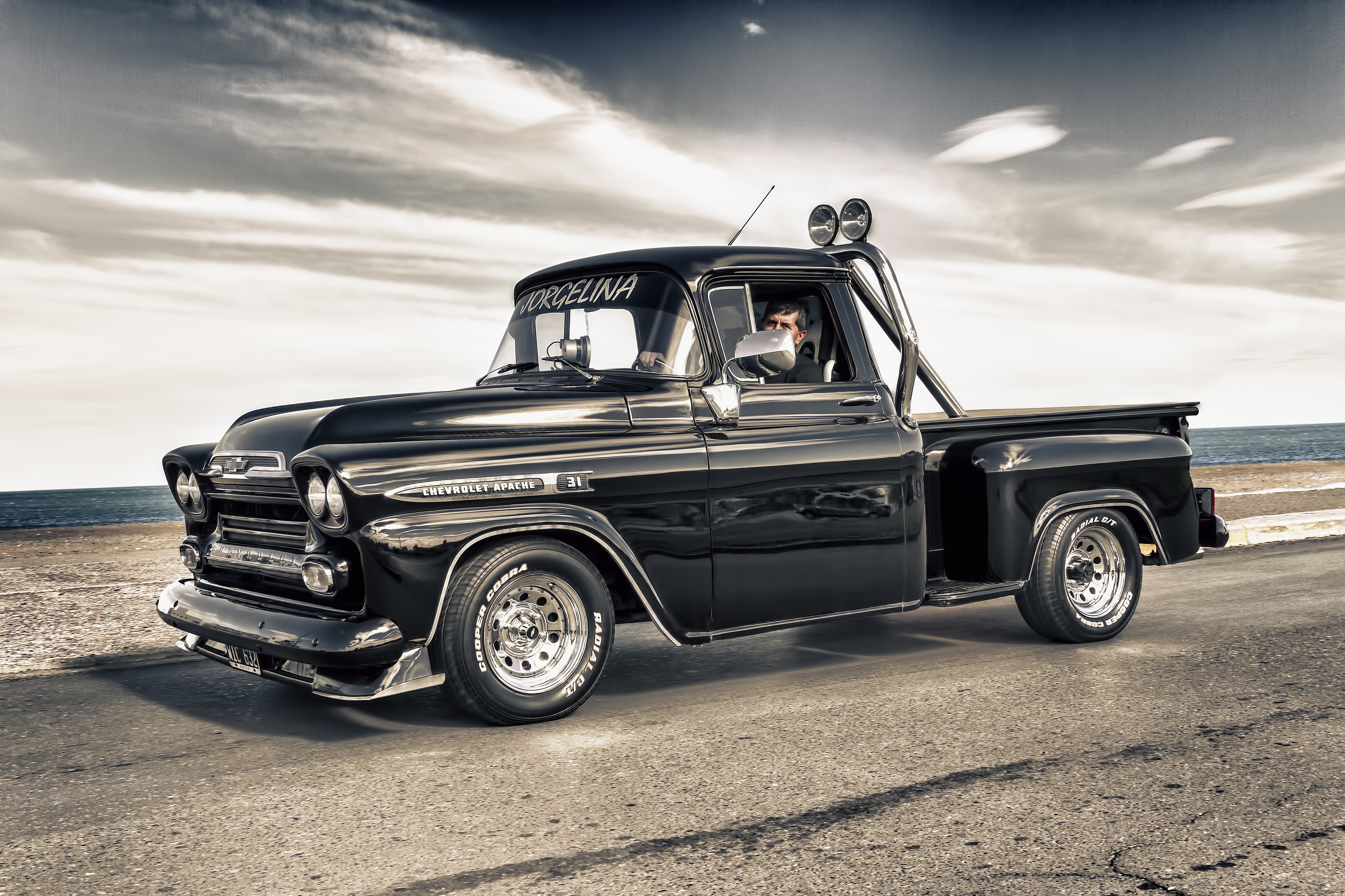 Chevrolet Apache 31 Side View