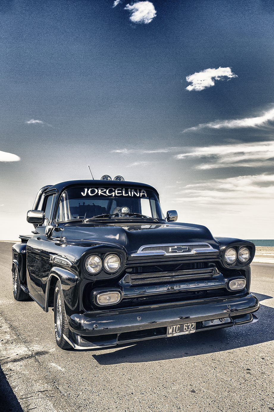 Chevrolet Apache 31 Front View