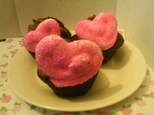 Chocolate cupcakes with pink marshmallow hearts~