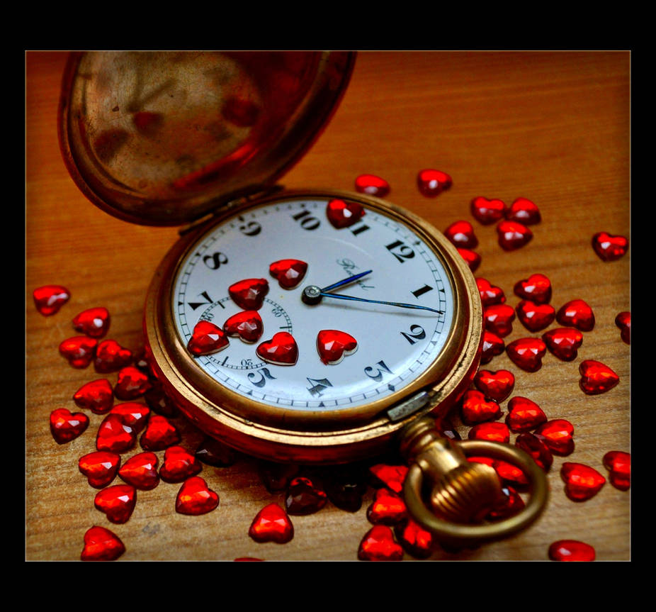 Время любить 21. Часы сердечко. Часы любви. Часы "сердце". Любовь на час.