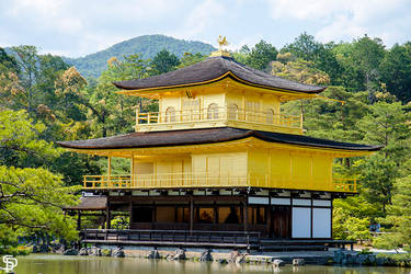 Kinkaku-ji (golden temple) Kyoto
