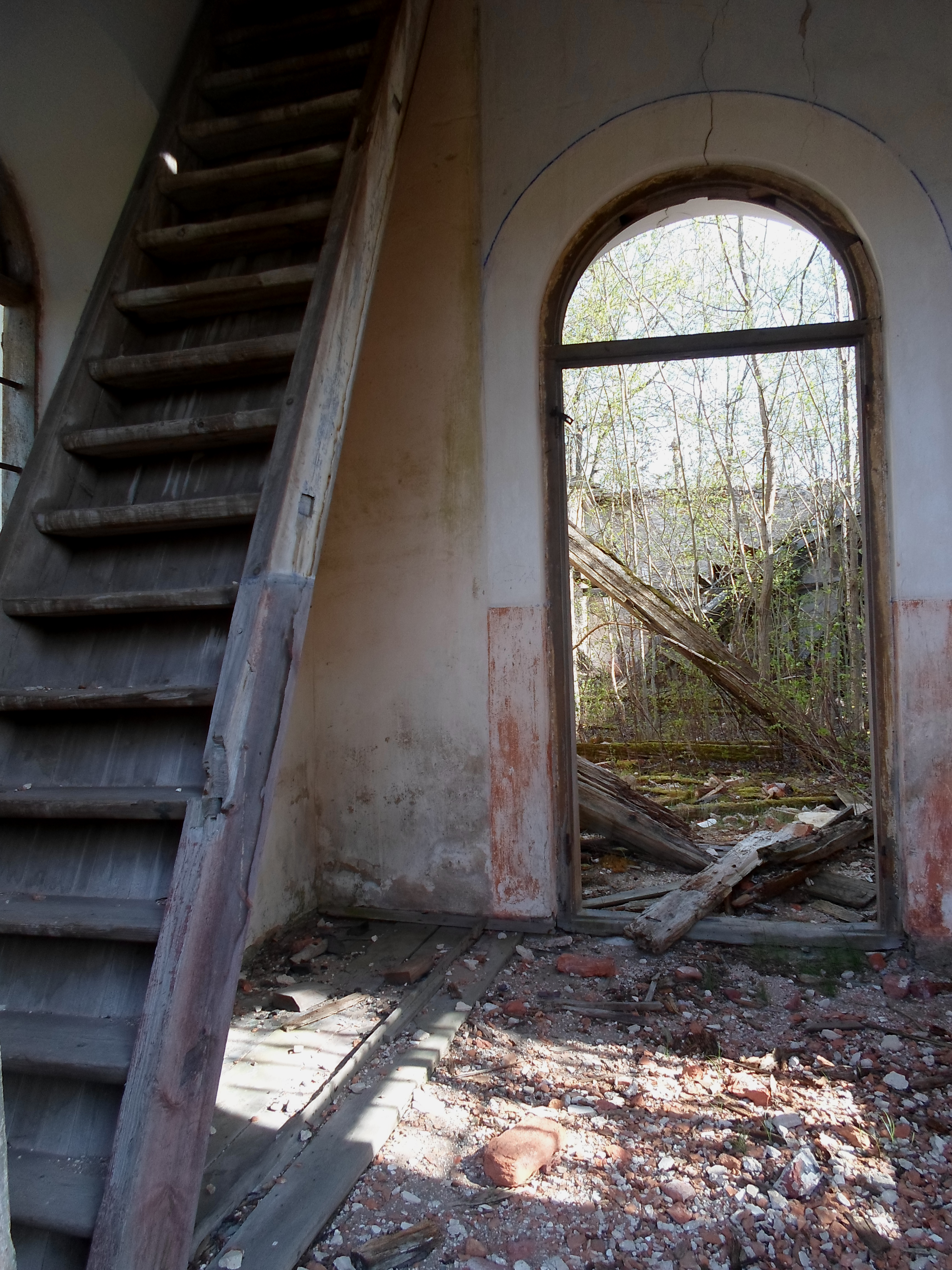 Kalli church ruins 8