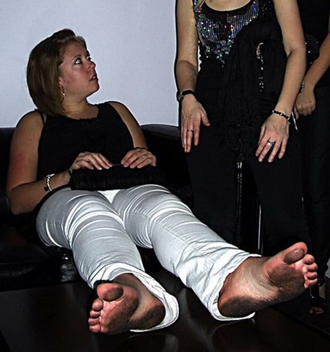 Barb Raver Barefoot at disco by Albertolosantos on DeviantArt