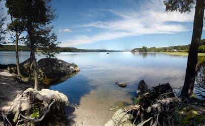 Expansive River and a house by skimlines