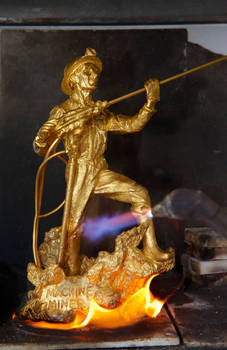 Solid Gold Air Leg Miner, fire