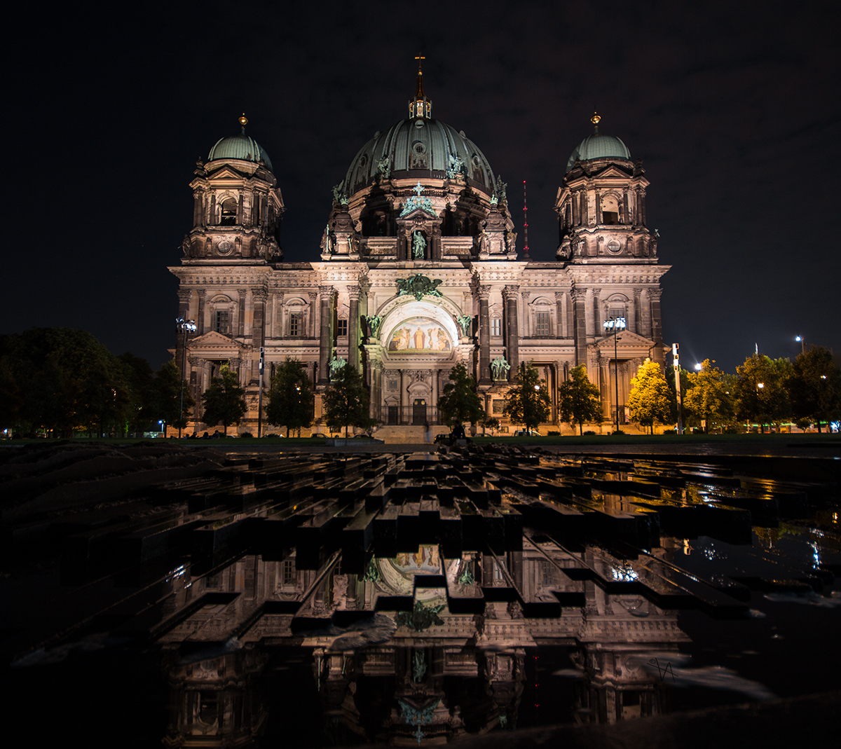 Berliner Dom reflections