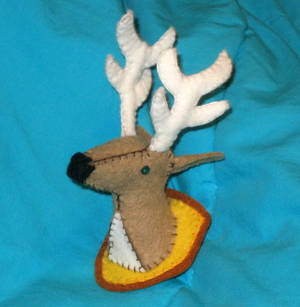 Mounted deer head felt refrigerator magnet