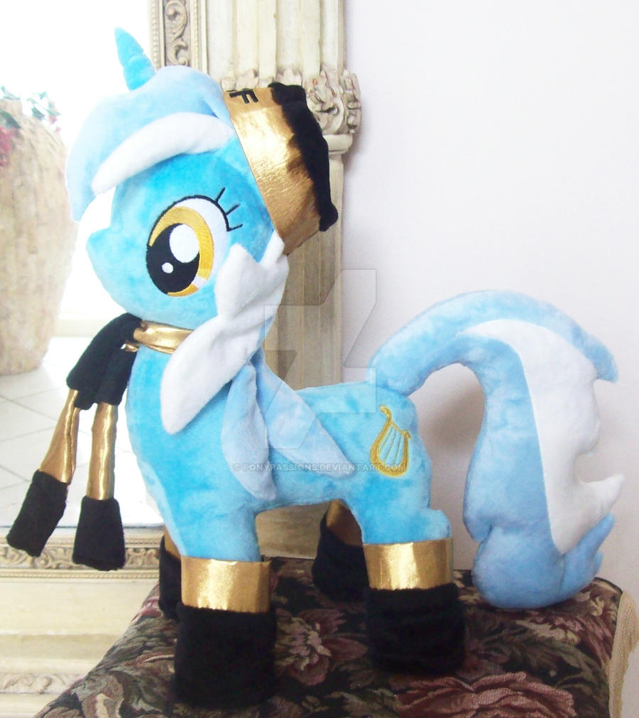 Lyra With Black and Gold Trim Accessories Custom M