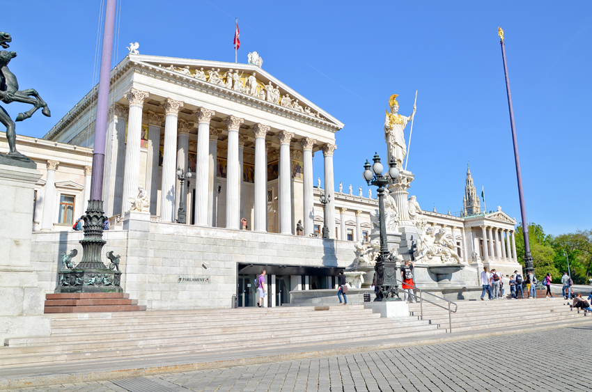 PARLEMENT